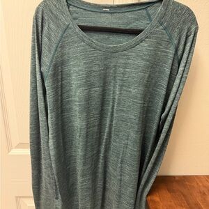 Lululemon green Long Sleeve Top (no tag)